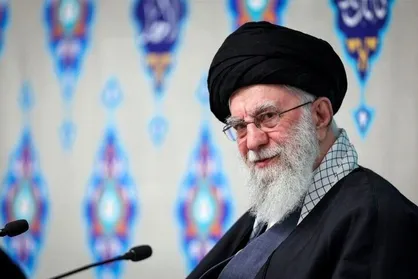 کنجی گزین و تا به قیامت مُقام کن... + فیلم