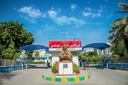 ۱۴ نوزاد در پی اتصالی برق در بیمارستان کودکان بندرعباس تخلیه و سالم منتقل شدند