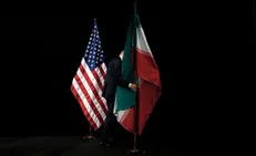 حرکت هیئت ایرانی به محل برگزاری سومین دور مذاکرات غیر مستقیم ایران و آمریکا + فیلم