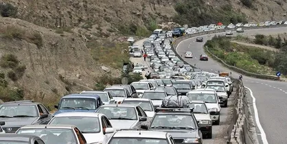 ترافیک سنگین در جاده&zwnj;های شمالی منتهی به تهران/محور چالوس-کرج یکطرفه است