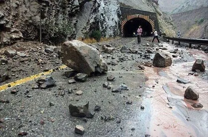 هشدار ریزش سنگ در محورهای کوهستانی مازندران