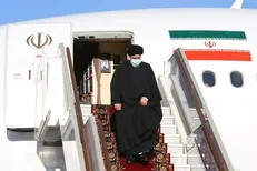 رئیسی با استقبال رسمی امیر قطر وارد دوحه شد