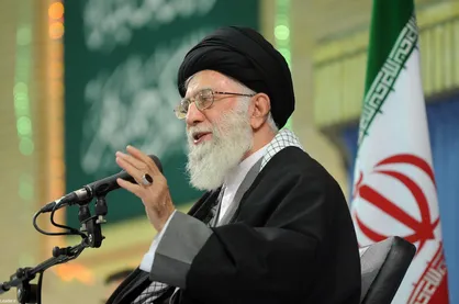 تأملی در مهم&zwnj;ترین مطالبات رهبری از نسل شاعران انقلاب و مدیران فرهنگی