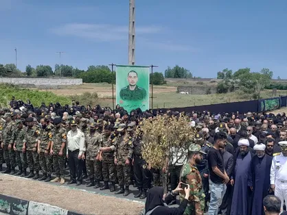 تشییع پیکر شهید بشارتی بر دستان مردم شهیدپرور بندرانزلی&nbsp;