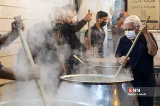 پخت حلیم نذری شهادت امام رضا (ع)