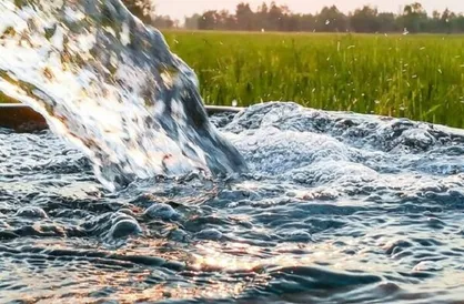 راهکار&zwnj;های علمی احیای آب کاشان بررسی شد / درخواست کمک از خیرین برای تأمین بودجه اجرای طرح&zwnj;های آبی