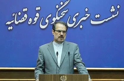 رئیس سازمان ثبت اسناد به درخواست تعدادی از مراجعین به دستگاه قضایی اندیمشک رسیدگی کرد