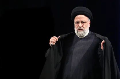 واکنش برادر آیت&zwnj;الله رئیسی به ویدئوی گریه&zwnj;های مادر شهید: فیلم مربوط به روز&zwnj;های اول شهادت است + عکس