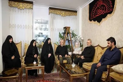 دیدار لاریجانی با خانواده شهیدان باقری و سلامی