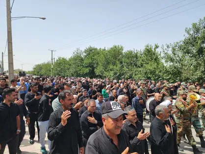 پیکر شهید مدافع وطن، مهدی قهرمانی در رباط&zwnj;کریم تشییع شد
