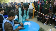 بازداشت ۶۰ تن در افغانستان به اتهام دخالت در انتخابات