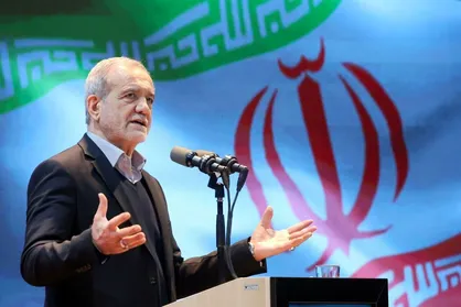 پزشکیان: با تمام وجود به سپهبد سلیمانی افتخار کرده و افتخار می&zwnj;کنم / تعهد می&zwnj;کنیم راه شهید سلیمانی را با قدرت ادامه خواهیم داد + فیلم