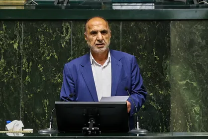 بیاتی: آقای رئیس&zwnj;جمهور! شما می&zwnj;گویید تحریم&zwnj;ها و اسنپ&zwnj;بک تاثیری ندارد، اما در عمل دلار و طلا سر به فلک کشیده؛ با مردم رو راست باشید + فیلم