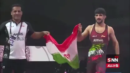 برق طلا بر سینه اسماعیلی