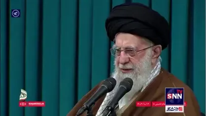 رهبر انقلاب هم&zwnj;اکنون در مراسم پنجمین سالگرد شهادت شهید سلیمانی: مرقد شهید سلیمانی را هزاران نفر از راه&zwnj;های دور و نزدیک و حتی دیگر کشور&zwnj;ها زیارت می&zwnj;کنند؛ این عزت، پاداش دنیوی خداوند به اخلاص اوست