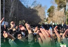 مسئولان استانی و کشوری با حضور در دانشگاه باید پاسخگوی عملکرد خود باشند