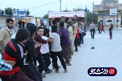 خدمت رسانی دانشجویان خوزستانی به سیل زدگان اسکان داده شده در یادمان شهدای هویزه