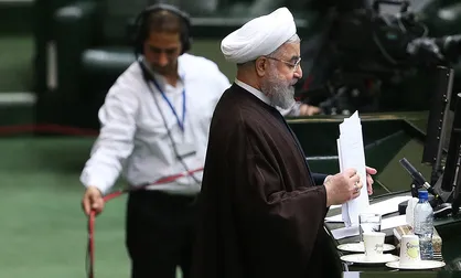 #کابینه_دوازدهم و دفاع اتوبوسی روحانی!/ تیغ توئیتر، نوجوان برجام و معیشت فراموش شده!