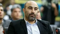 محسن تنابنده در مراسم خاکسپاری برادرزاده شهیدش در بهشت زهرا حضور یافت+فیلم