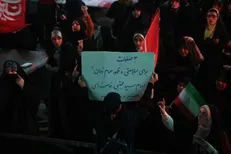 مردم رشت در قرار ۱۸۸ با نماز استغاثه به میدان آمدند+فیلم