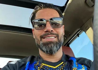 حمله امیرحسین صادقی به فیروز کریمی: تاسف به حال این پیشکسوت که ستاره هم می خواهد بسازد +عکس