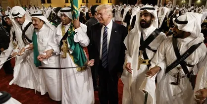 ترامپ، احتمال تحریم عربستان در واکنش به ناپدید شدن خاشقچی را رد نکرد