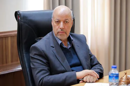 استاندار اصفهان به سوالات دانشجویان در ۱۶ آذر پاسخ دهد