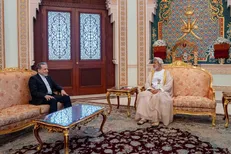 رایزنی عراقچی با سلطان عمان درباره امنیت تنگه هرمز