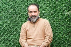 آخرین وضعیت رضا امیرخانی پس از سانحه پاراگلایدر در بیمارستان+فیلم