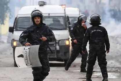 خودسوزی به سبک &laquo;بوعزیزی&raquo; و اوضاع خطرناک تونس/ انقلابی دیگر در راه است؟
