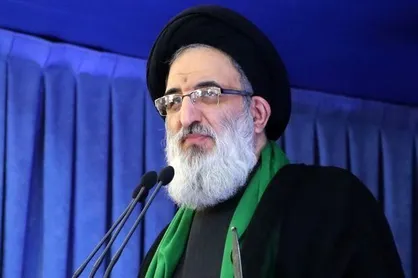 هشدار امام جمعه کرج درباره نفوذ دشمن از فضای مجازی تا بحران آب/ نماز جمعه نهادی برای تمدن&zwnj;سازی و بصیرت