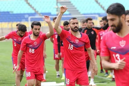 پرسپولیس پشت درهای بسته تمرین می کند