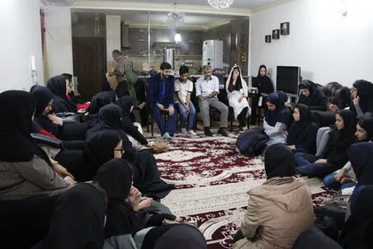 دانشجویان دانشگاه علوم پزشکی گلستان به دیدار جانباز ۷۰ درصد دفاع مقدس رفتند