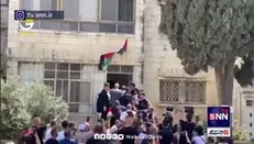 نصب پرچم فلسطین بر سر در خانه «شهیده شیرین ابوعاقلة»