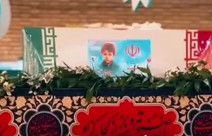 که میگفتی کاری با مردم نداره...