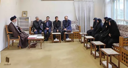 انتشار تصویر منتشر نشده&zwnj;ای از حاج قاسم سلیمانی و یک دیدار خانوادگی
