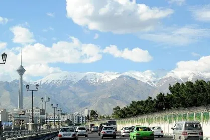 افزایش نسبی دما&zwnj;/ رشد ابرهای تندری و وزش تندباد موقت در برخی مناطق