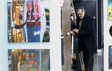 مدیرکل هنر‌های تجسمی از نمایشگاه «وان+وان+وان+وان میلیون» بازدید کرد/ تاکید بر حمایت از نگارخانه‌ها