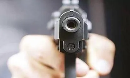 هفت تیر کشی بر سر جای پارک