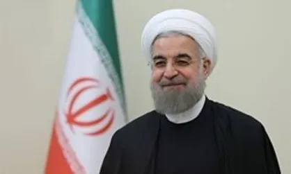 روحانی به جمع شرکت کنندگان در راهپیمایی ۲۲ بهمن پیوست