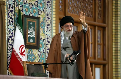 نیرو&zwnj;گاه&zwnj;های هسته&zwnj;ای عربستان به دست مجاهدان اسلامی خواهد افتاد/ مسوولین اخیرا متوجه شده&zwnj;اند به غرب نمی&zwnj;شود اعتماد کرد/ مجلس شورای اسلامی چند لایحه برای مقابله با خباثت&zwnj;های آمریکا تصویب کرده؟