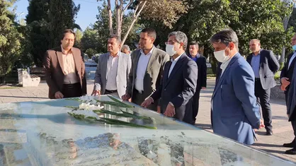 حضور معاون وزیر صمت در گلزار شهدای اصفهان