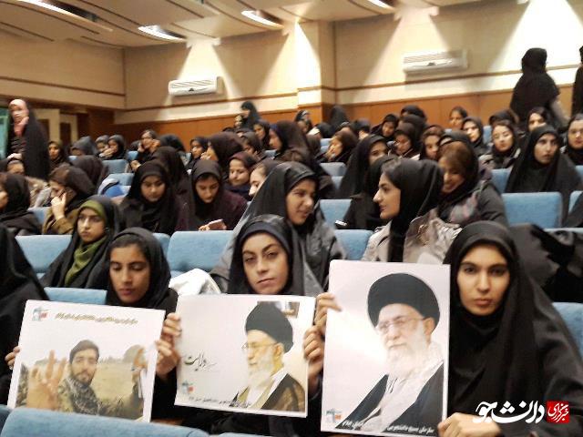 نمایش دفاع مقدس به سبک کردی در دانشگاه ایلام برگزار شد+تصاویر