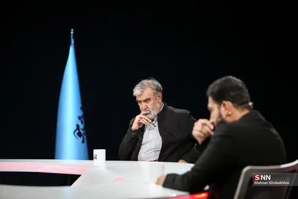 عزیزی: طرح ۱۲ ماده&zwnj;ای &laquo;امنیت پایدار و پیشرفت تنگه هرمز و خلیج فارس&raquo; در اولین فرصت تبدیل به قانون می&zwnj;شود/ شناور&zwnj;های کشور&zwnj;های متخاصم حق عبور از تنگه را ندارند + فیلم