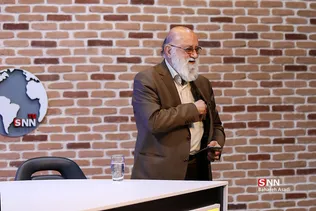 حضور مهدی چمران در خبرگزاری