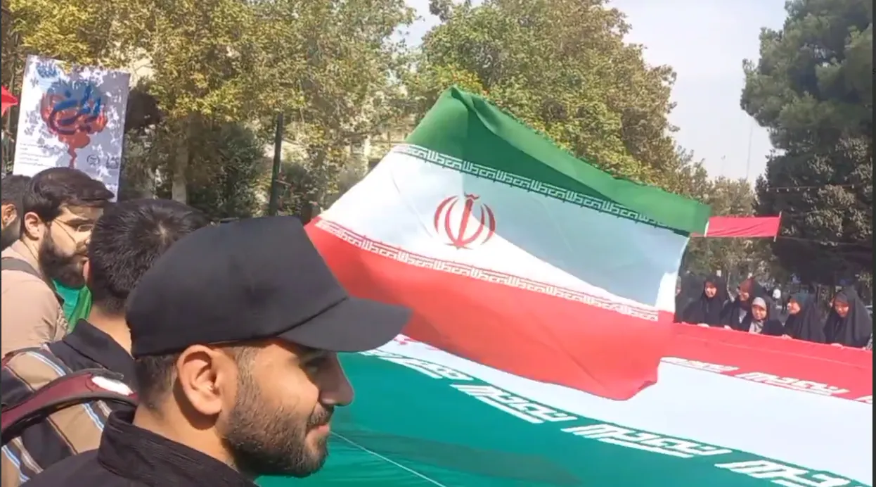بازگشائی متفاوت سال تحصیلی جدید در دانشگاه‌ها/ پرچم کشورمان در دانشگاه‌ها به اهتزاز درآمد+ فیلم