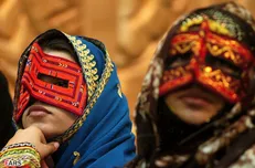 رنگ و نقش برقع‌های هرمزگان بیانگر هویت فرد است