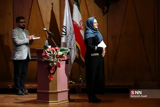 اعطای درجه یک هنری طراحی پارچه و لباس