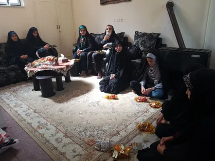 دانشجویان علوم پزشکی کرمانشاه با خانواده شهید مدافع حرم دیدار کردند