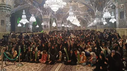 گلباران حرم امام&zwnj;رضا (ع) توسط بانوان مشهدی در ۹ اردیبهشت